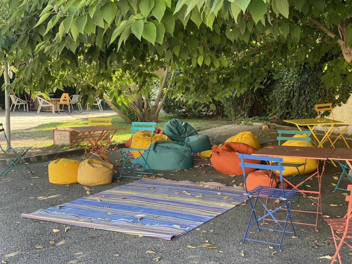 mobilier de jardin colorés