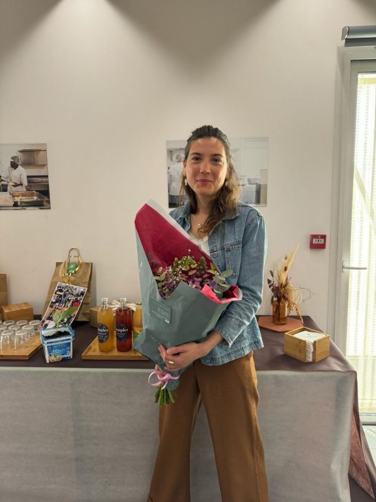 salariée bouquet de fleurs