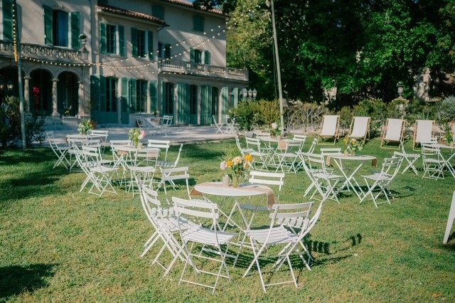 Exterieur de La Bastide de Toursainte à Marseille, espace ombragé.